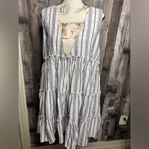 White Ruffled Tiered Sleeveless Sundress - Picture 1 of 8